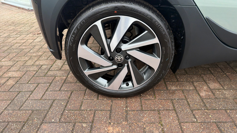 Toyota Aygo X 1.0 VVT-i Edge 5dr Petrol Hatchback